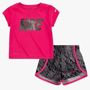 🩵NWT Nike Baby Girls Dri-FIT Graphic Tee & Shorts 2 Piece Set, 12 months